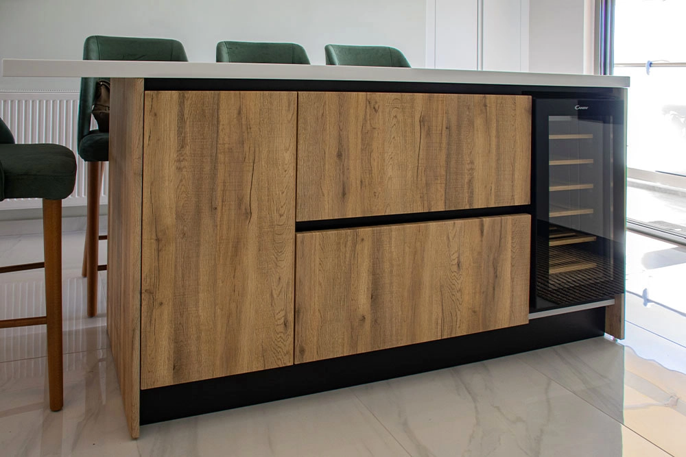 Κατασκευή Λευκής Κουζίνας με Ξύλο