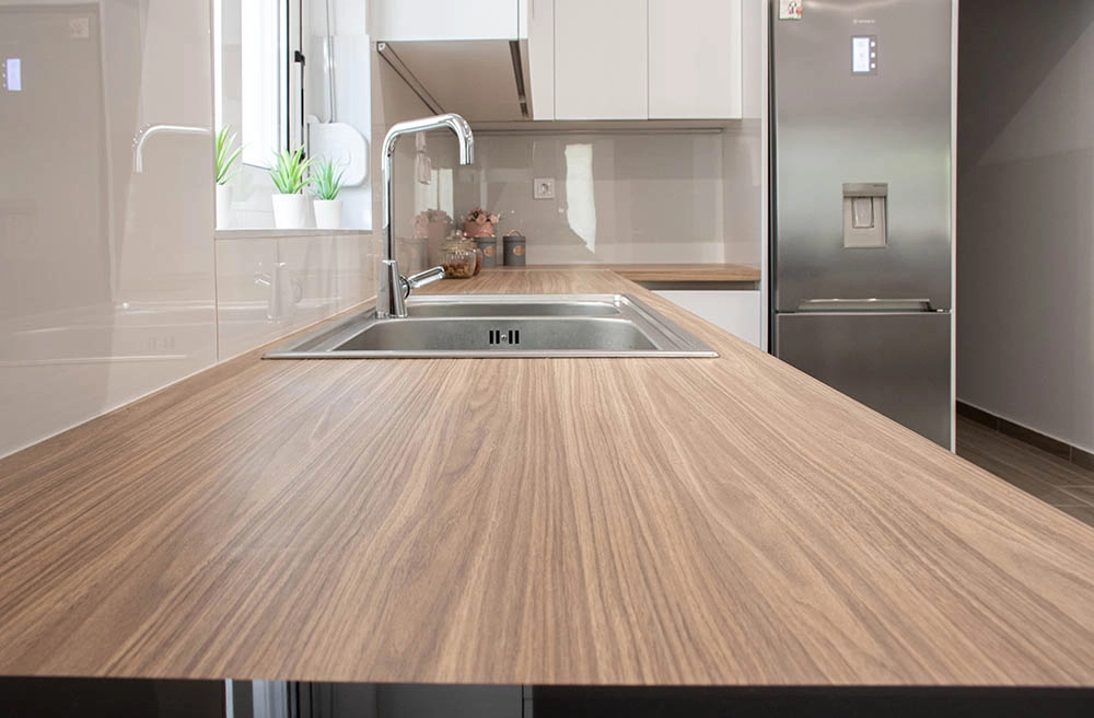 Κατασκευή Μοντέρνας Λευκής Κουζίνας