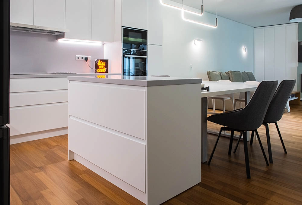 Κατασκευή Λευκής κουζίνας με Corian